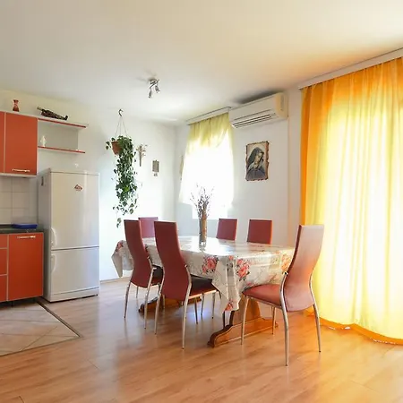 Marta * Novi Vinodolski